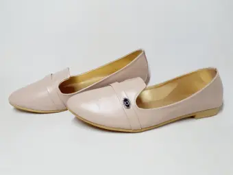 ladies beige flat shoes