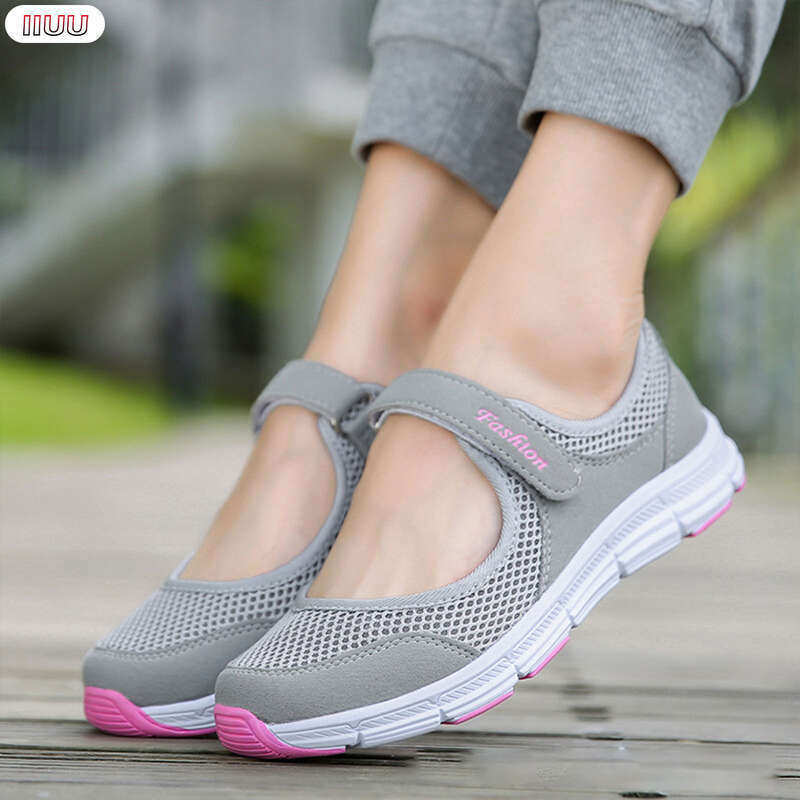 IIUU Platform Sneakers Women Soft Breathable Casual Boat Shoes for Mom New Year Birthday Gift 12.3. 