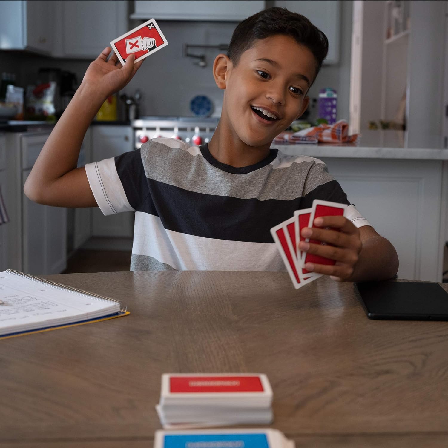 Hasbro Gaming Monopoly Bid Game, Quick-Playing Card Game for 4 Players, Game for Families and Kids Ages 7 and Up. 