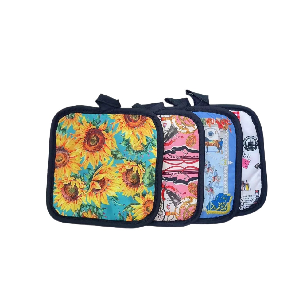 Mitts Cozies Spot wholesale minimalist style linen household pot holders, kitchen anti-scald mats, placer mats, thickened heat insulation pads. 