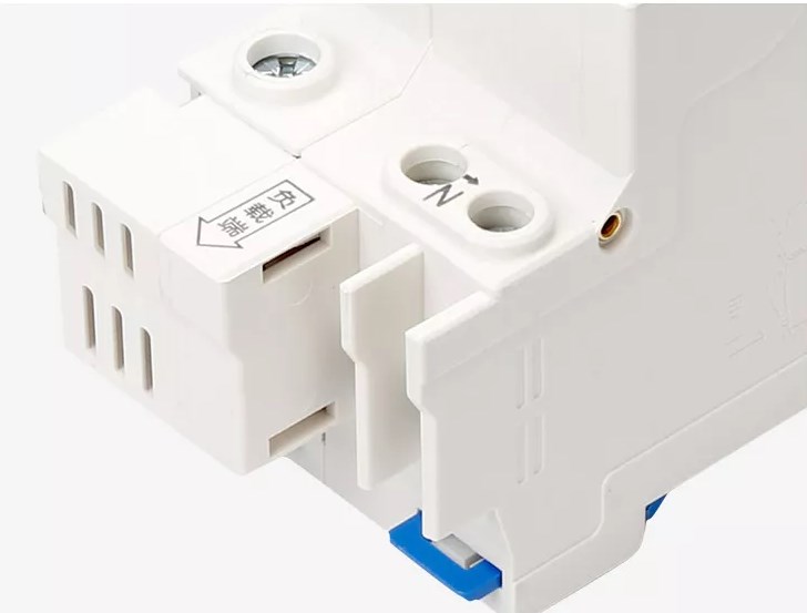 230v 1P 32A Trip Switch MCB Current Circuit Breaker Switch Current Leakage Protection Over Loard MCB Breaker D-1-47-1425 L. 