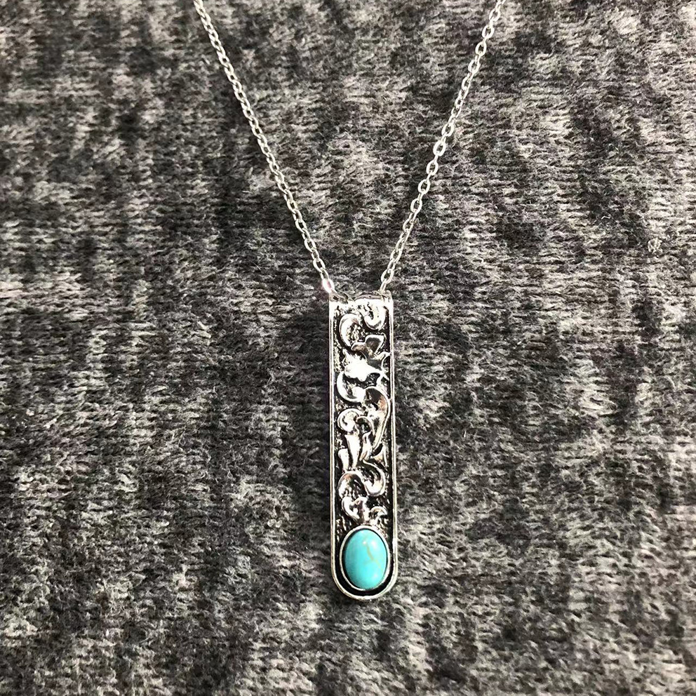 Western Design Cow Ear Tag Embossed Floral Turquoise Stone Dots Pendant Choker Necklaces for Women Cowgirl Neck Jewelry Gift. 