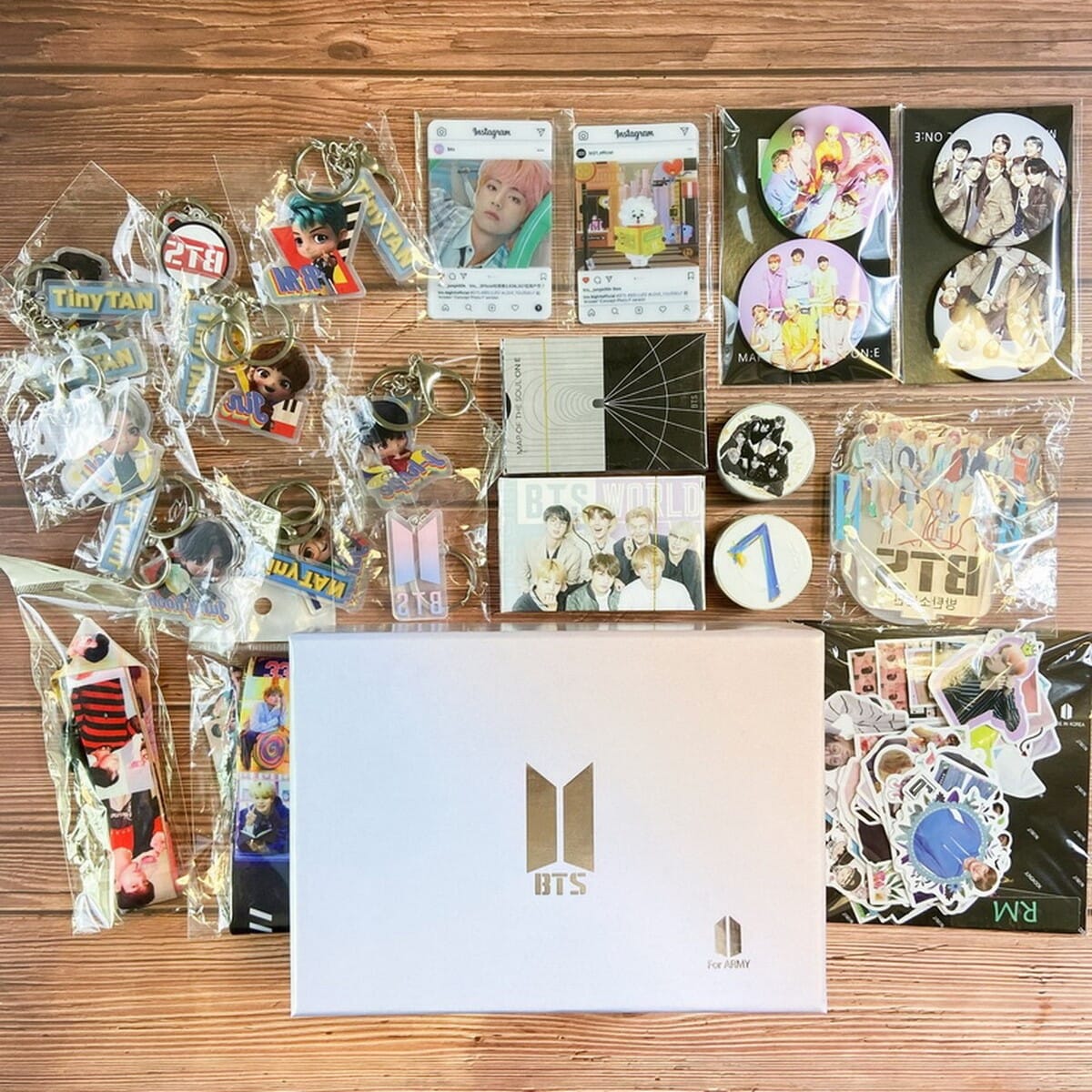 BTS BTS Postcard Gift Set Peripheral Support Gift Box Keychain Luggage Sticker Decoration