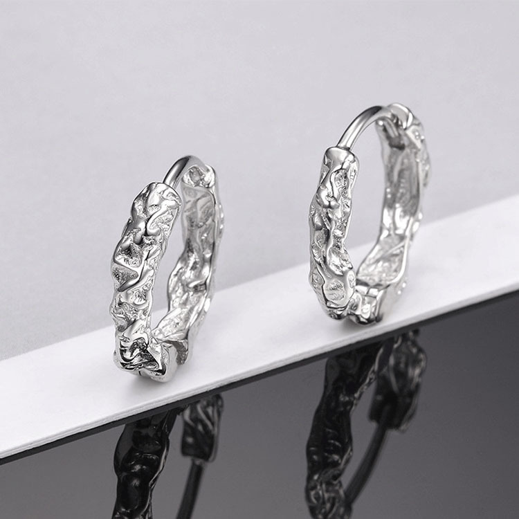 s925 Sterling Silver Sinomenium Acutum Ear Clip Men's Fashion ins Black Personalized Hip-Hop Street Advanced Sense Heavy Industry Internet Influencer Earrings. 
