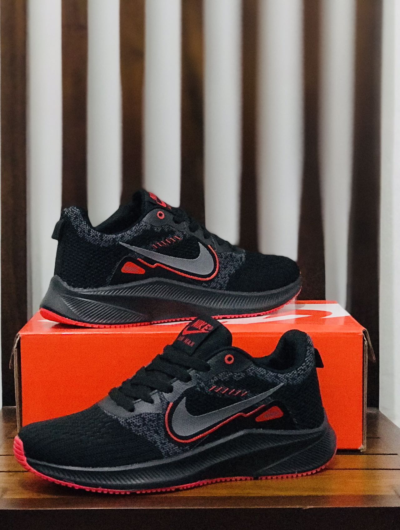 MENS FASHIONABALE NIKE BLACK RED SHOES