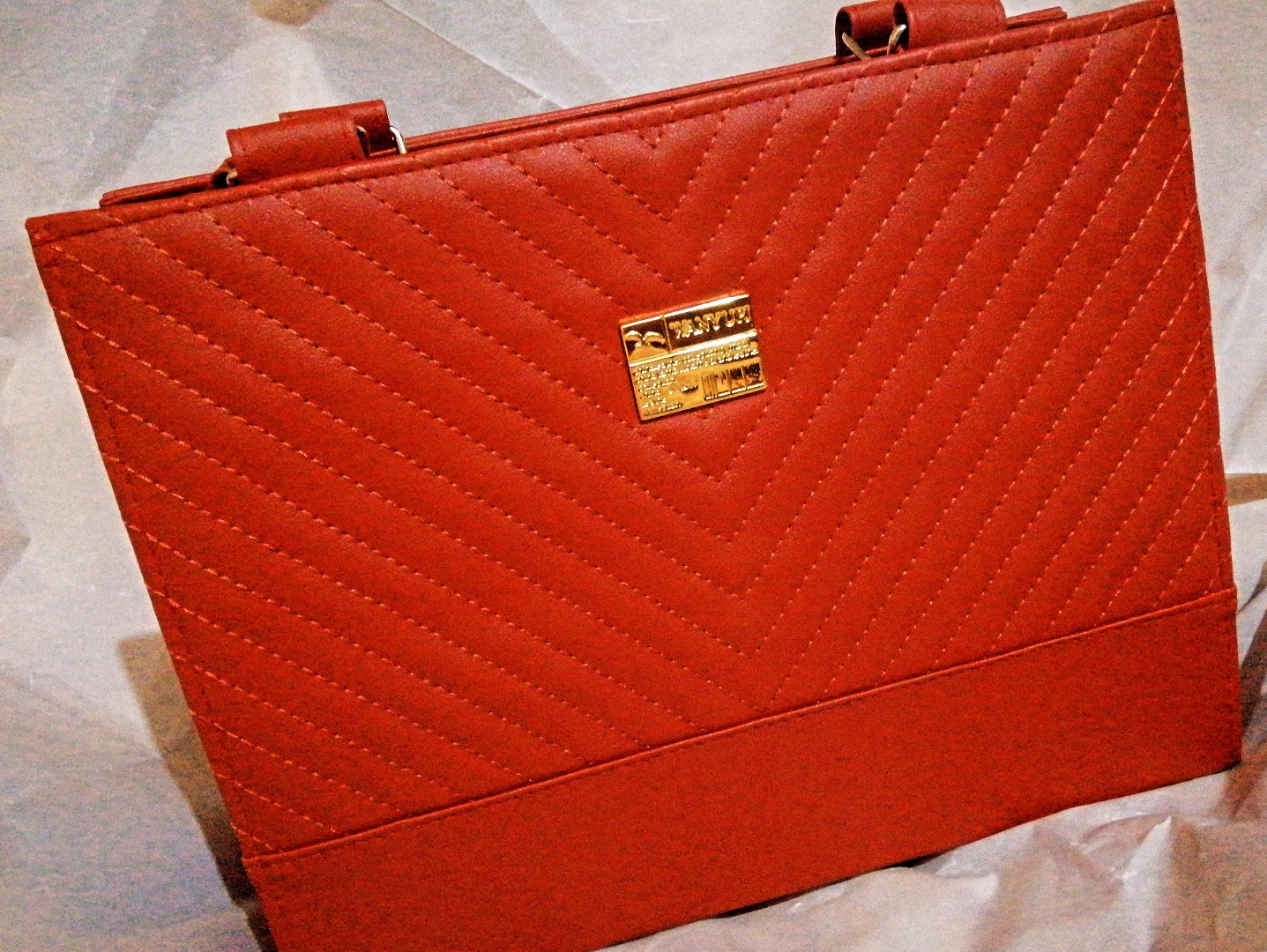 Ladies casual wear Box shaped Handbag. 