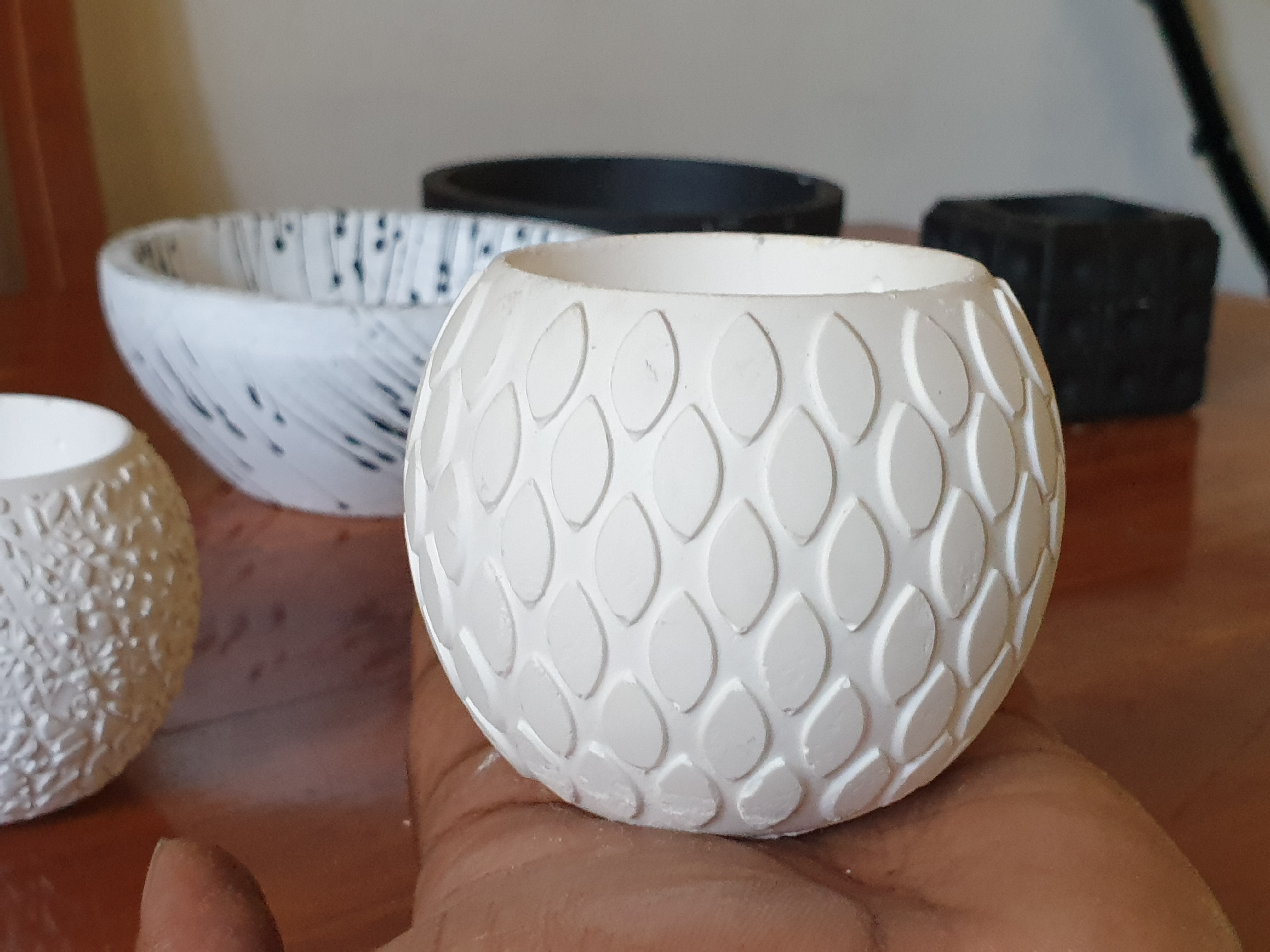 Unique Plaster of Paris Plant Pots Unique Design Garden Home Decor Gift Pot Indoor plant pot. 