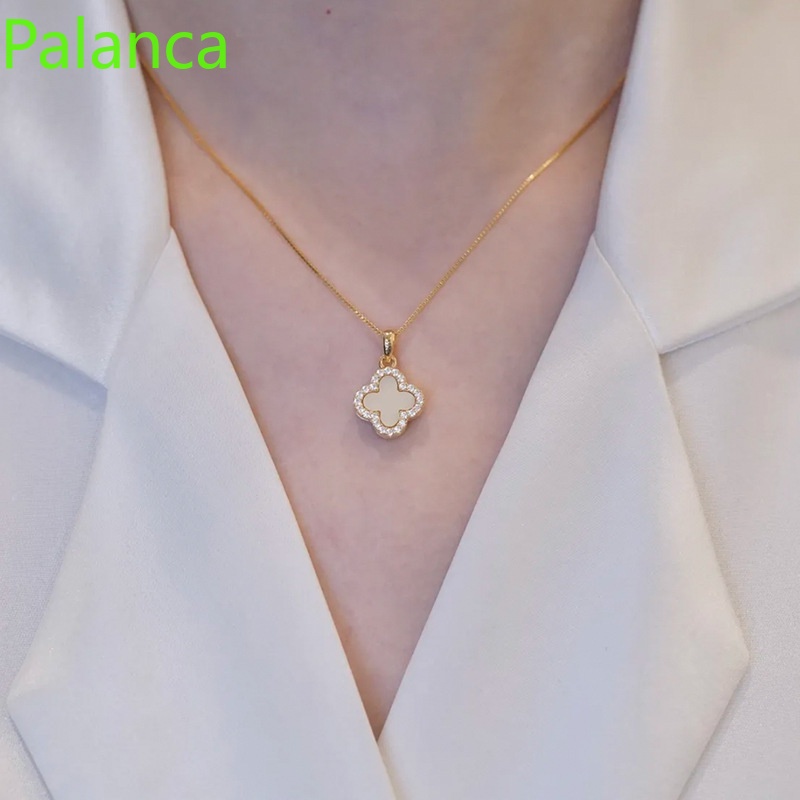 HOT Zircon Four-leaf Clover Necklace Double Sided Shell Clavicle Necklace. 