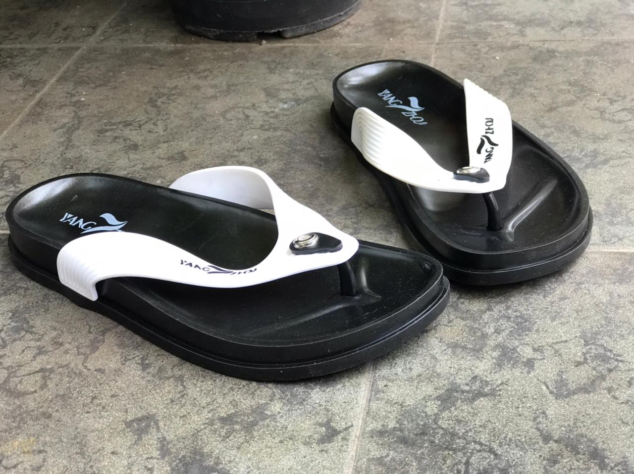 Fashion Slipper(XLD1809WHITE). 
