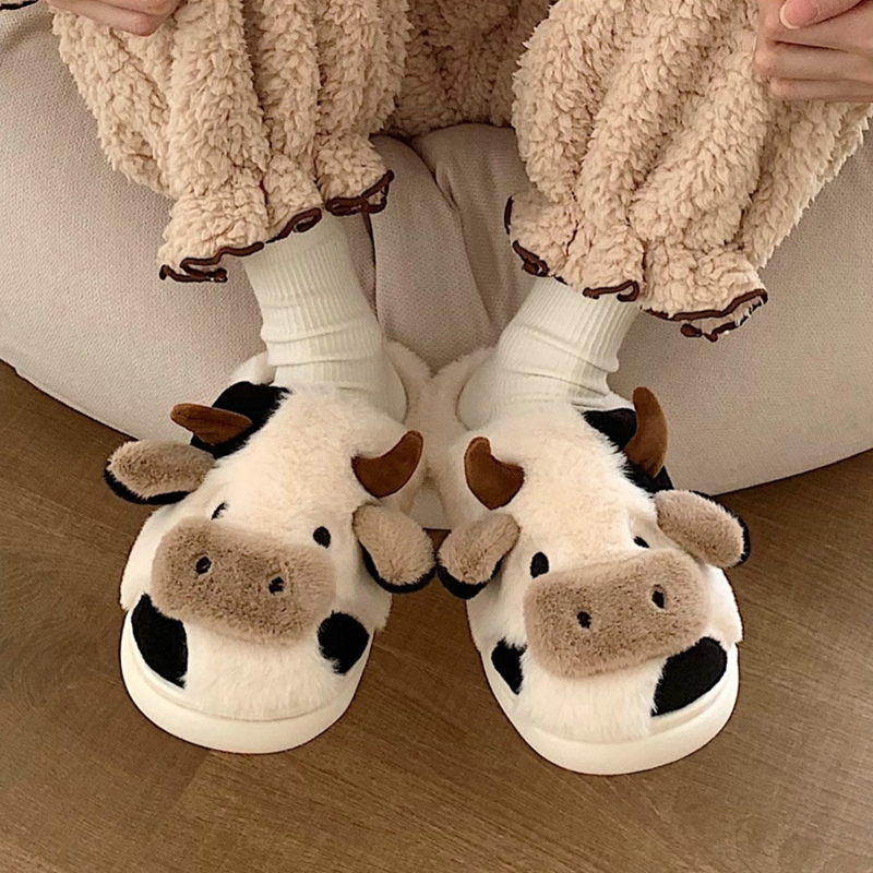 【ZIME】Cyprus Winter Cartoon Couple Slippers Home Fur Slippers Women Warm Cotton Slippers Cute Cow Indoor Thickening. 