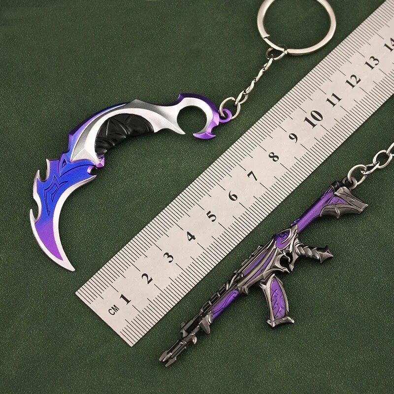 Valorant Melee Reaver 2.0 Karambit Keychain Game Peripheral M4 Samurai Model Metal Key Ring Pendant Jewelry Male Gift. 