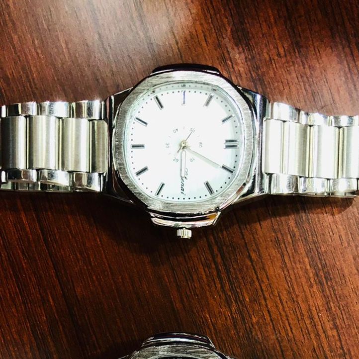 Classic Fashion Men Watch Back Rhinestone Faux Chain Analog Quartz Wrist Watches | HP5010 |. 