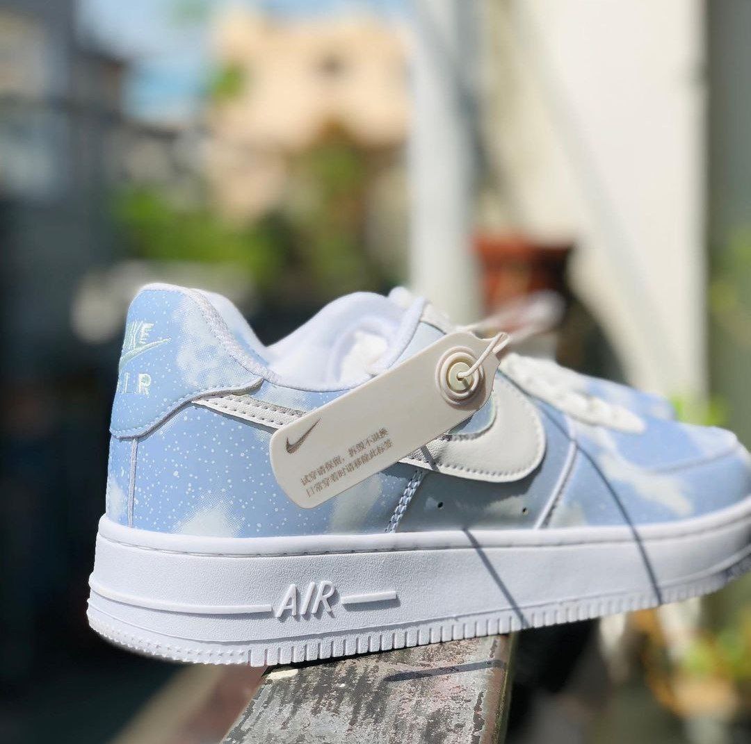 Air Force 1 Color Changing Shoes. 