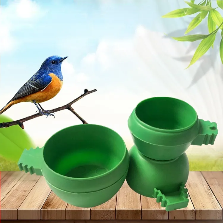 Hanging water outlet bowl for birds