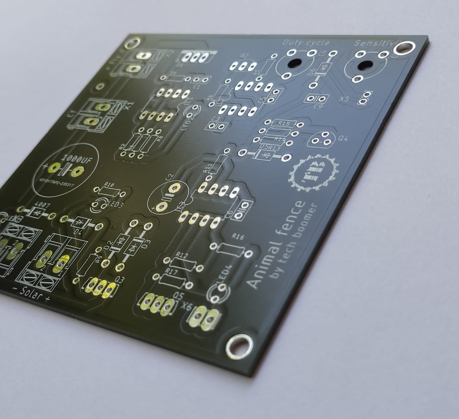 10KM Electric Fence Energizer Livestock High Voltage Pulse Controller High-Decibel PCB Electric Fence Circuit. 