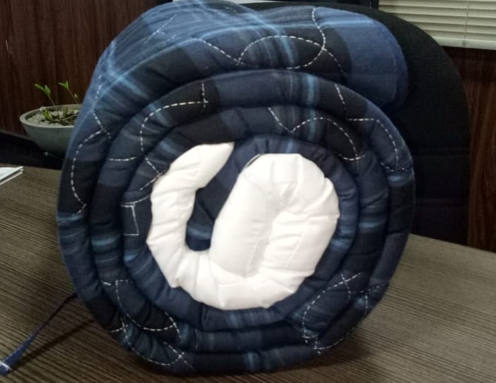Travel mattress-Foldable (Single) with pillow and a Bag. 