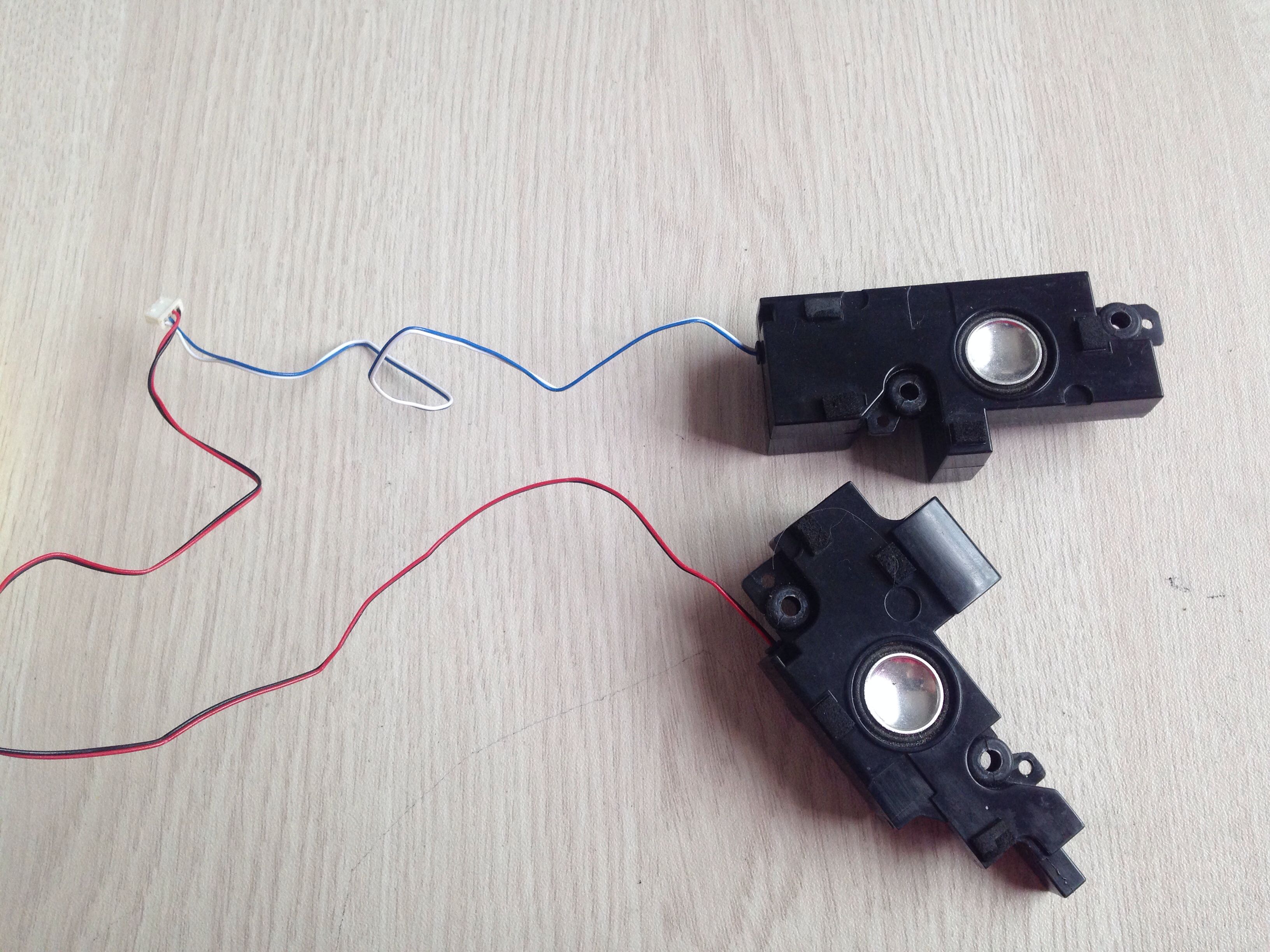 internal speaker L & R for TOSHIBA A660 A665 A660D A650 A655D P750 X750 X770 P770 X775 P775 P755 laptop speaker