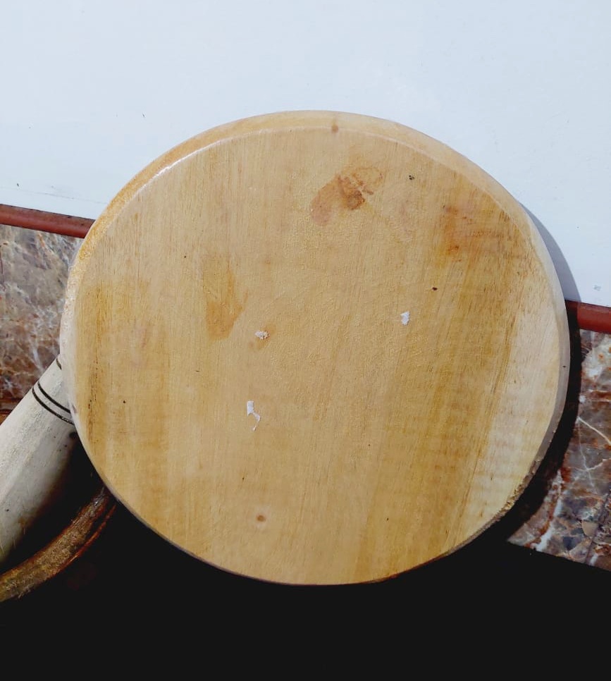 Natural Eco Friendly Round Wood Cutting Board 25.5cm Chopping Board With Legs. 