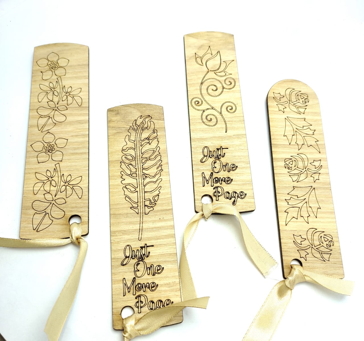 4 Pcs of Book Mark Rectangle Wooden Tags  Nature Wood Slice DIY Crafts Bookmark Garment Clothing Tag Gift Bags Hanging Label Decor. 