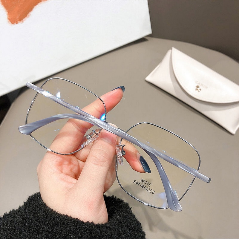 Fashion Elegant Anti Blue Light Glasses Big Square Transparent Metal Frame for Women Men Computer Eye Protection Spectacles. 