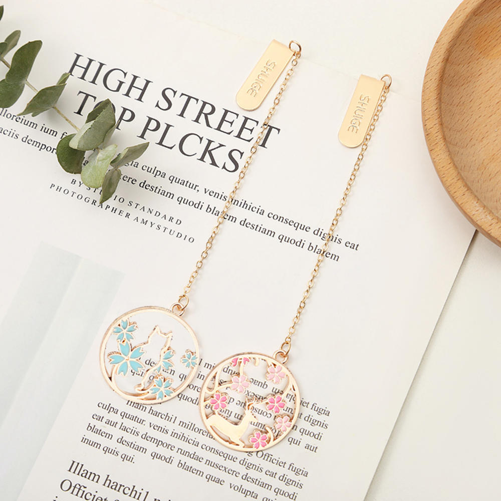 Quirky Student Bookmarker Artistic Alloy Bookmark Creative Alloy Bookmark Small Fresh Book Accessory Unique Metal Bookmark. 