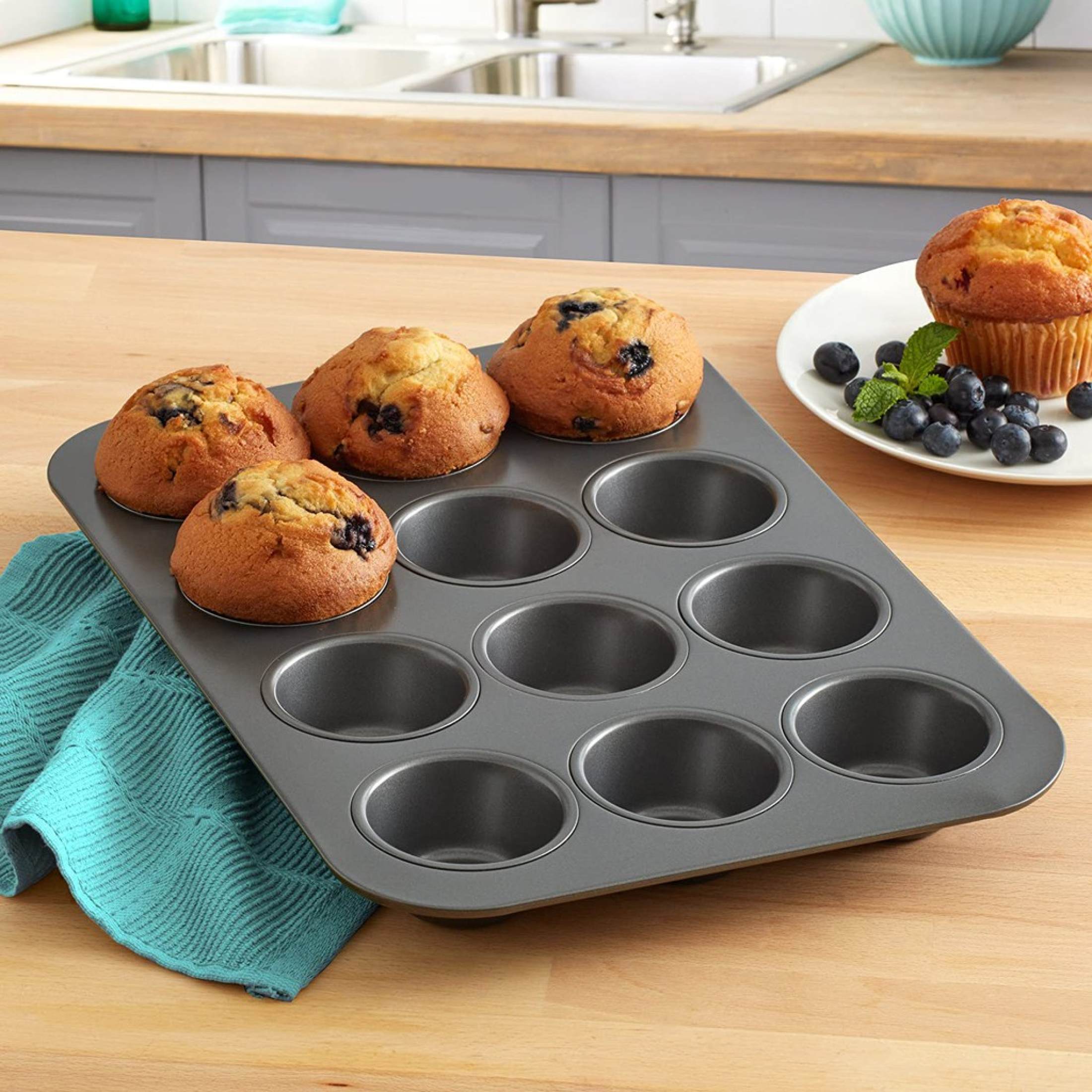 Premium Non Stick Muffin & Cupcake Baking Tray / 12