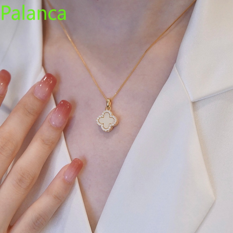 HOT Zircon Four-leaf Clover Necklace Double Sided Shell Clavicle Necklace. 