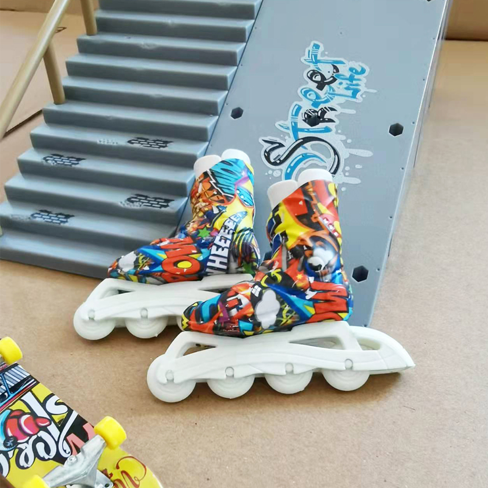 Skating Shoes Model No Burrs Desk Skating Shoes Finger Toy. 