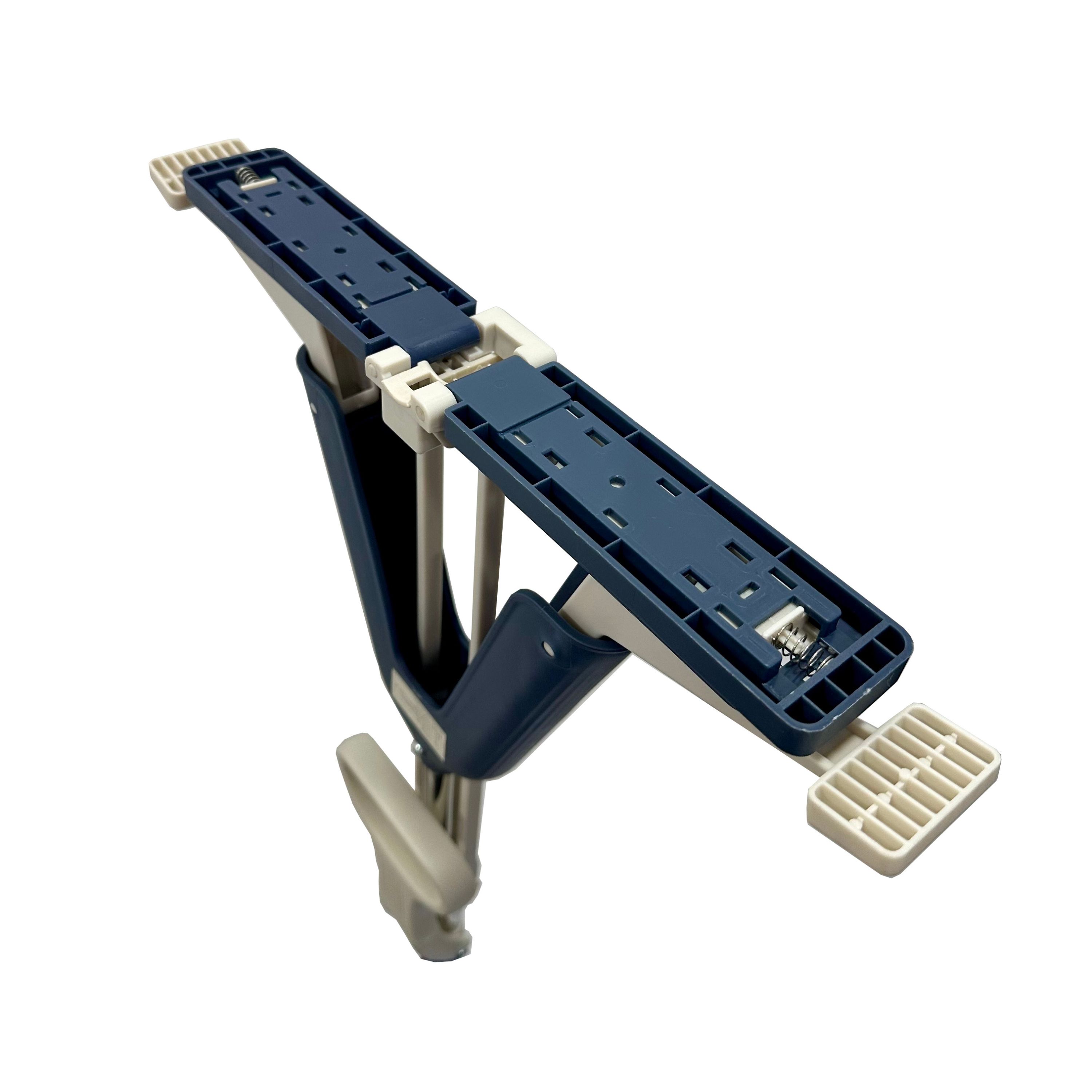 FOLDING PVA MOP 33cm that can effectively squeeze out water by folding in two.. 