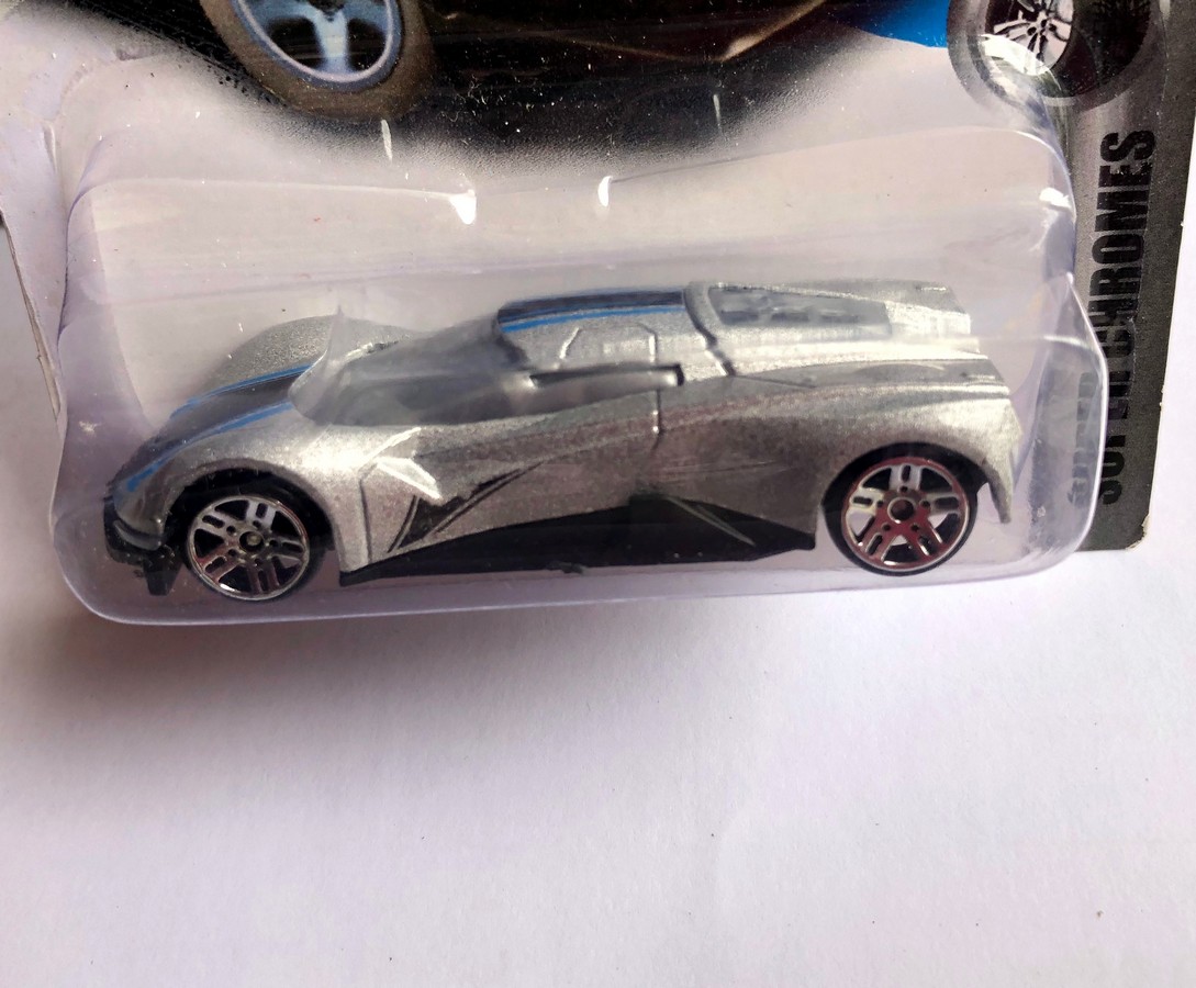 Hot Wheels push type 1:64 die cast small toy cars - CRESCENDO. 