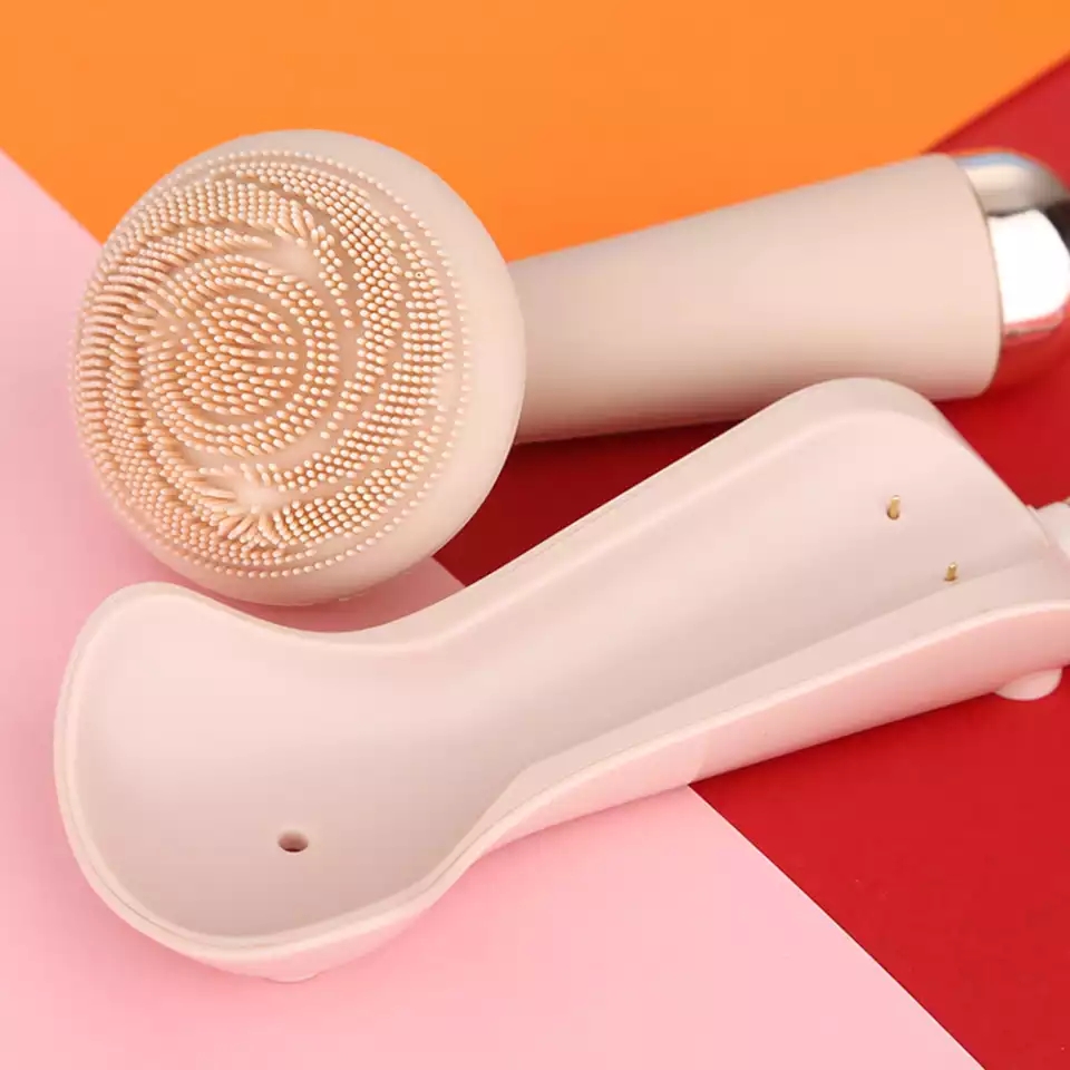 Electric Silicone Facial Brush USB Face Brush Cleansing Waterproof Sonic Vibration Cleanser Deep Pore Cleansing Skin Massager. 