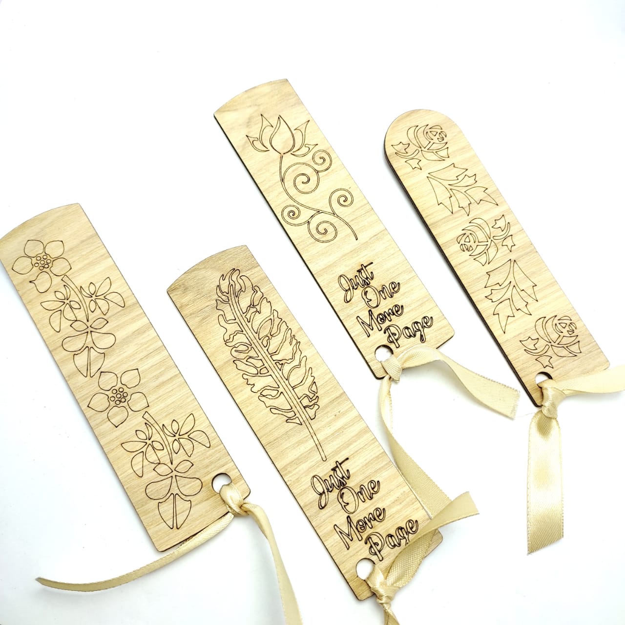 4 Pcs of Book Mark Rectangle Wooden Tags  Nature Wood Slice DIY Crafts Bookmark Garment Clothing Tag Gift Bags Hanging Label Decor. 