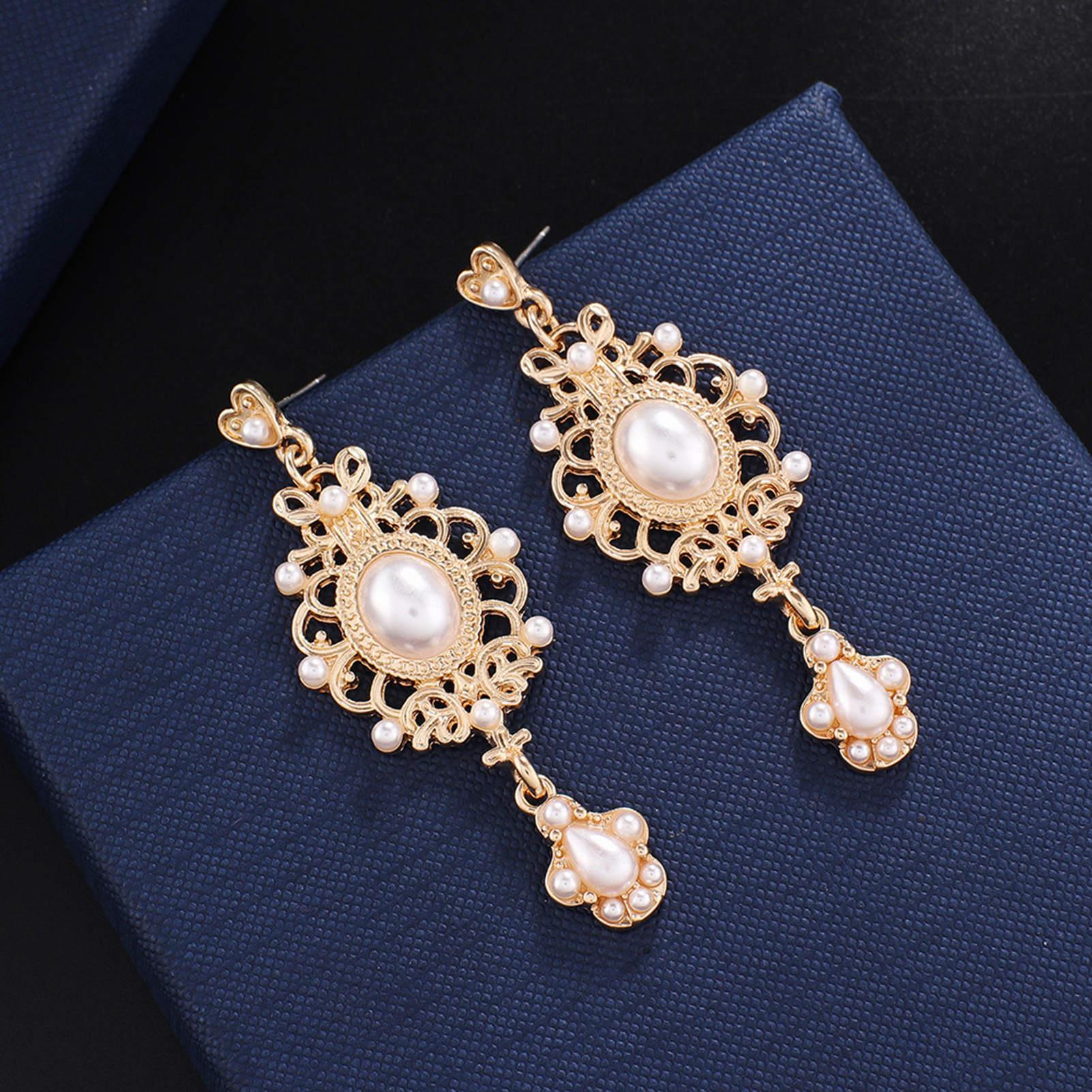 1 Pair Dangle Earrings Royal Court Design Faux Pearl Geometric Pattern Classical Temperament Dress Up Ornamental Retro Court Baroque Stud Earrings Fashion Jewelry. 
