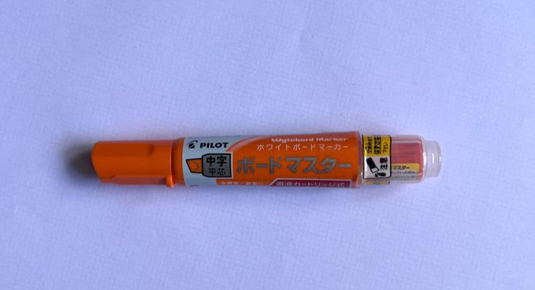 Japanese Pilot Chisel Medium - Refillable Marker pen. 