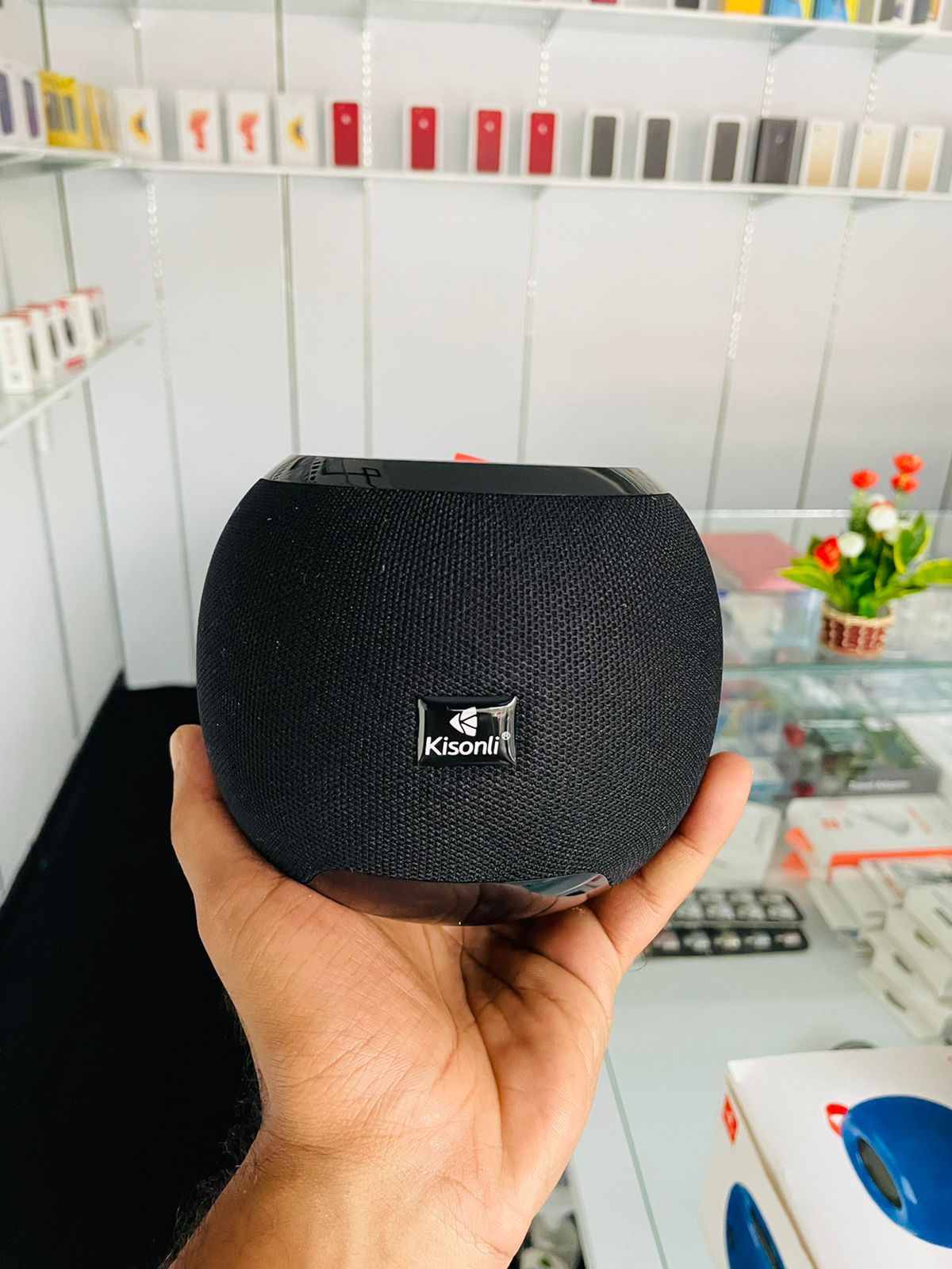 Kisonli G4 wireless blue tooth speaker portable speaker subwoofer with bass and TWS Daraz.lk