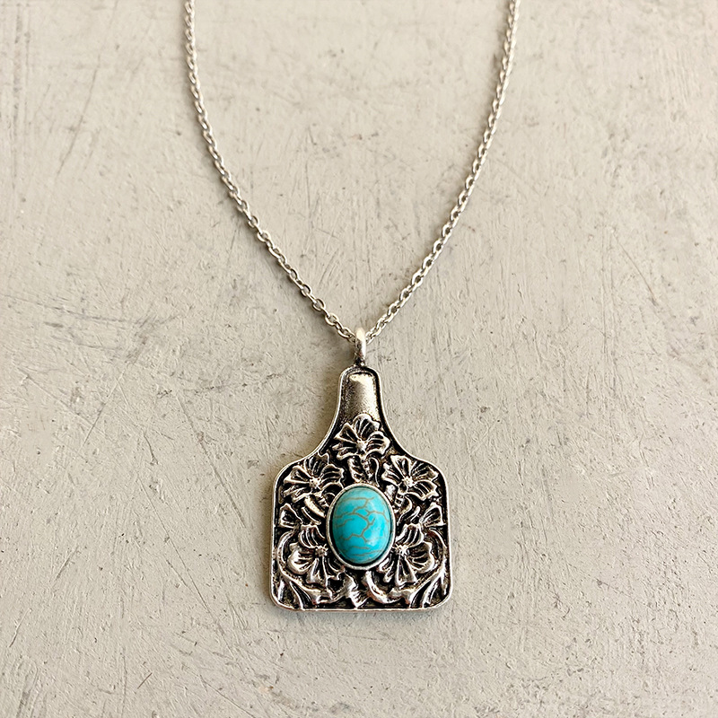 Western Design Cow Ear Tag Embossed Floral Turquoise Stone Dots Pendant Choker Necklaces for Women Cowgirl Neck Jewelry Gift. 