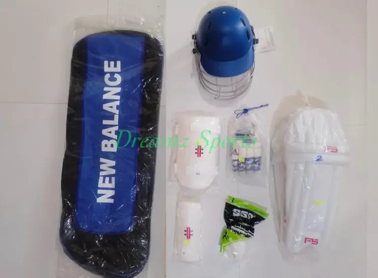 New balance hotsell junior cricket set