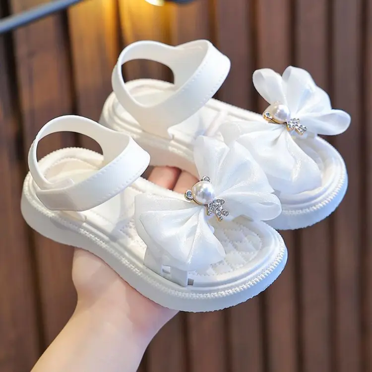 Little girl slip on on sale shoes