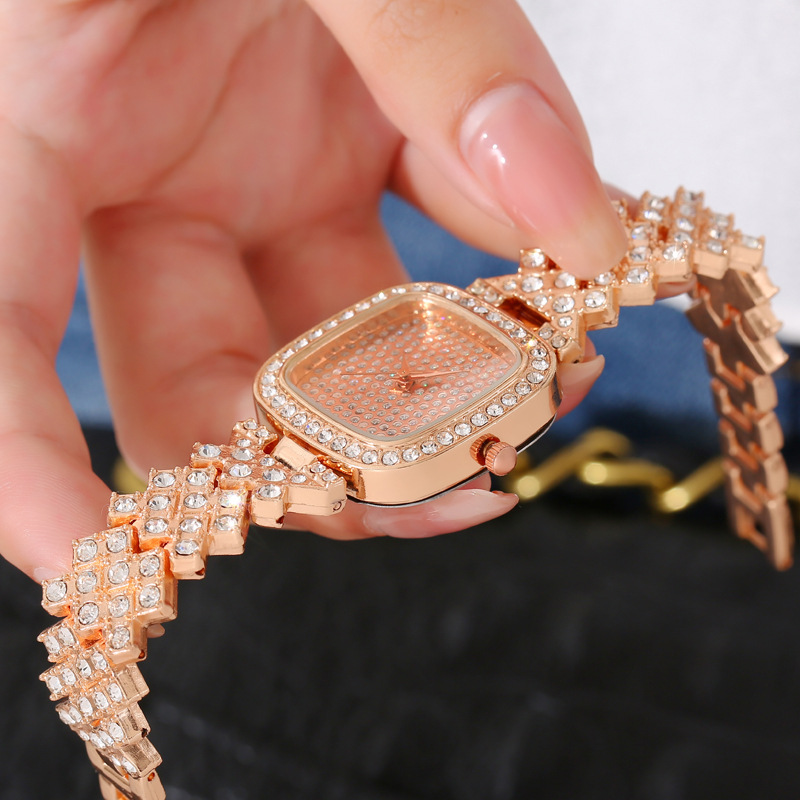 Μοντέρνο τετράγωνο μοντέρνο γυναικείο ρολόι χαλαζία από κράμα με ένθετο διαμαντιών_voghion.com