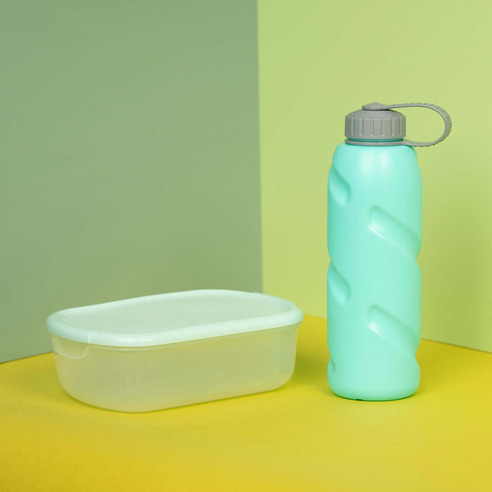 Lunch Box & Water Bottle Combo Pack. 