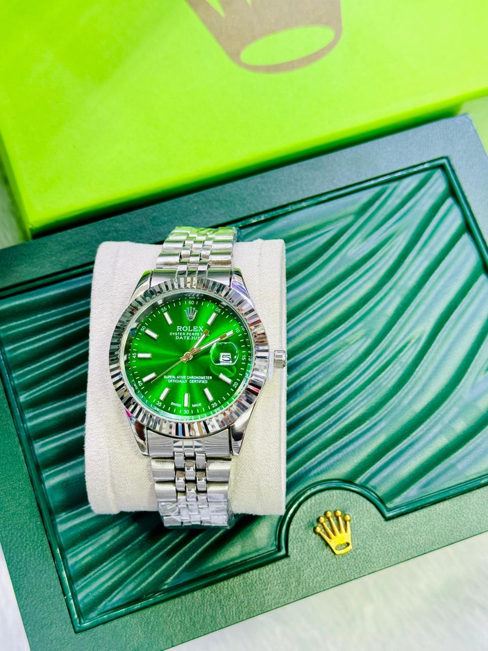 NEW MENS AND BOYS CASUAL WATCHES. 