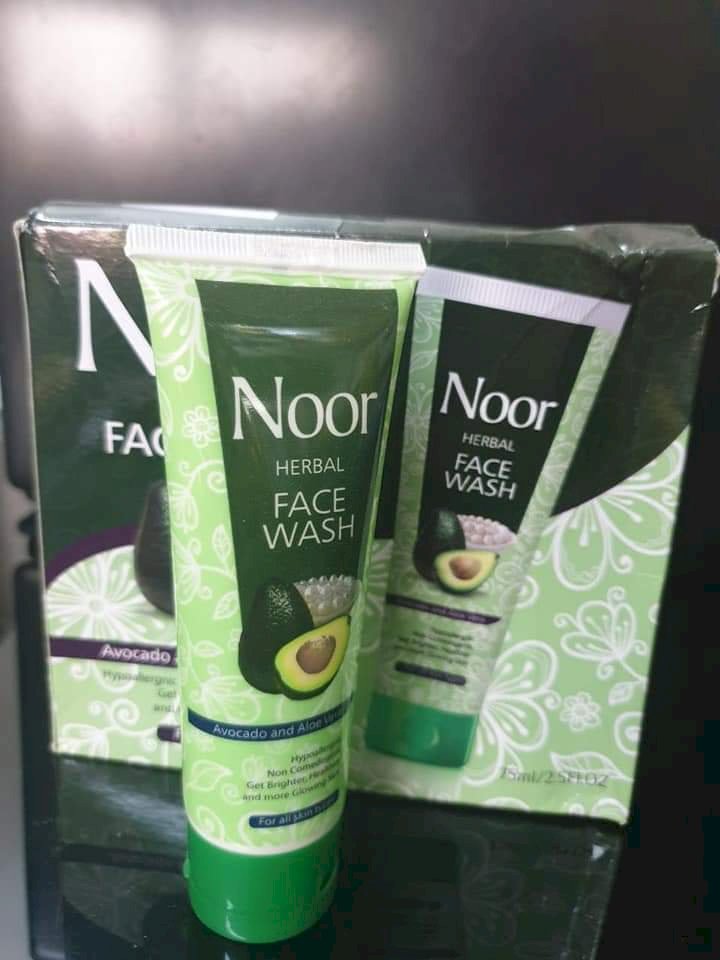 noor gold face wash