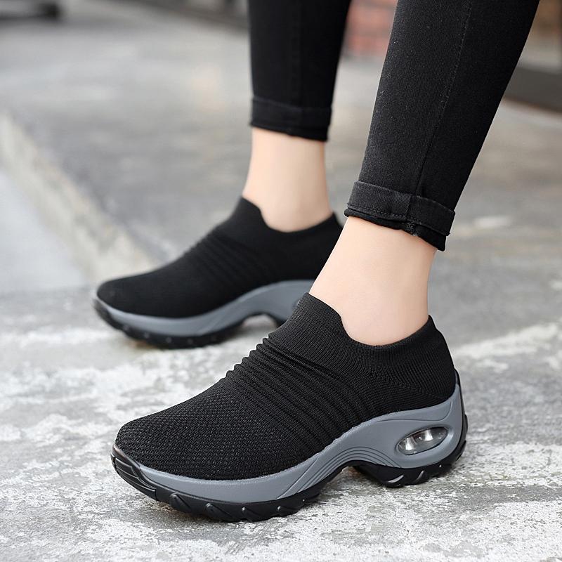 ladies jogging shoe