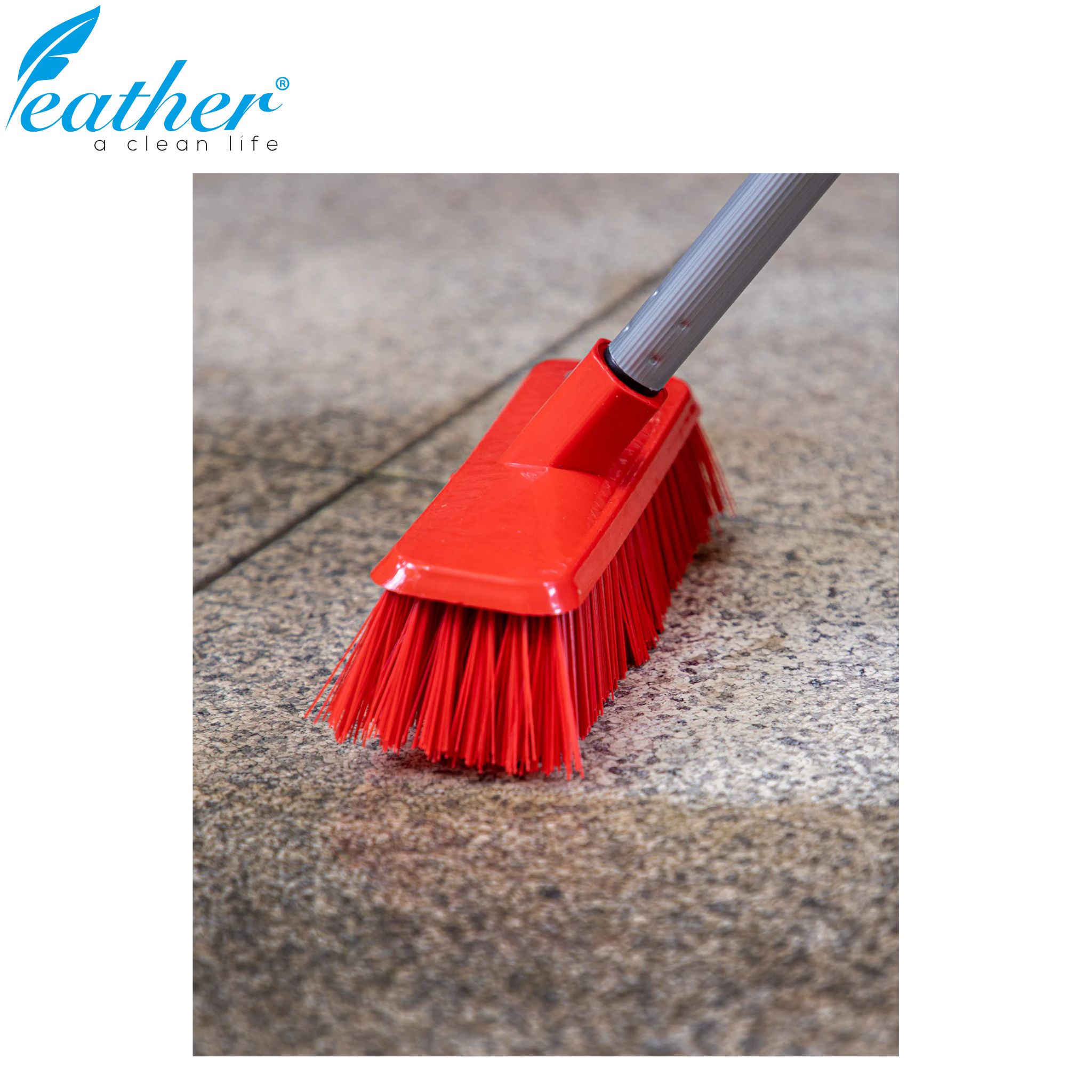 BATHROOM BRUSH LONG WITH 120CM PLASTIC COATED METAL HANDLE - FEATHER. 