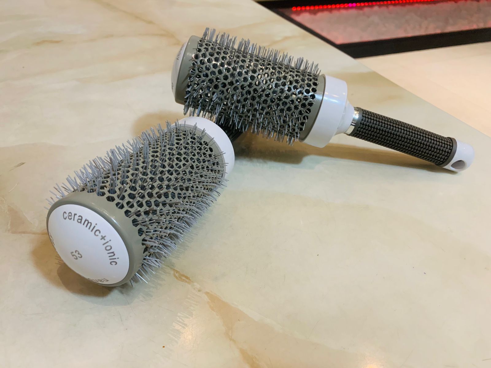 Round Brush Set, Ceramic Ion Thermal Barrel Round Brush for Blow Drying, 4 Different Sizes Boar Bristle Round Hair Brush for Hair Drying, Styling,