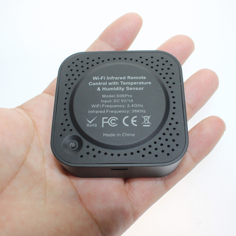Smart Home Tuya APP Control With Temperature & Humidity Sensor Smart IR Remote Controller WIFI. 