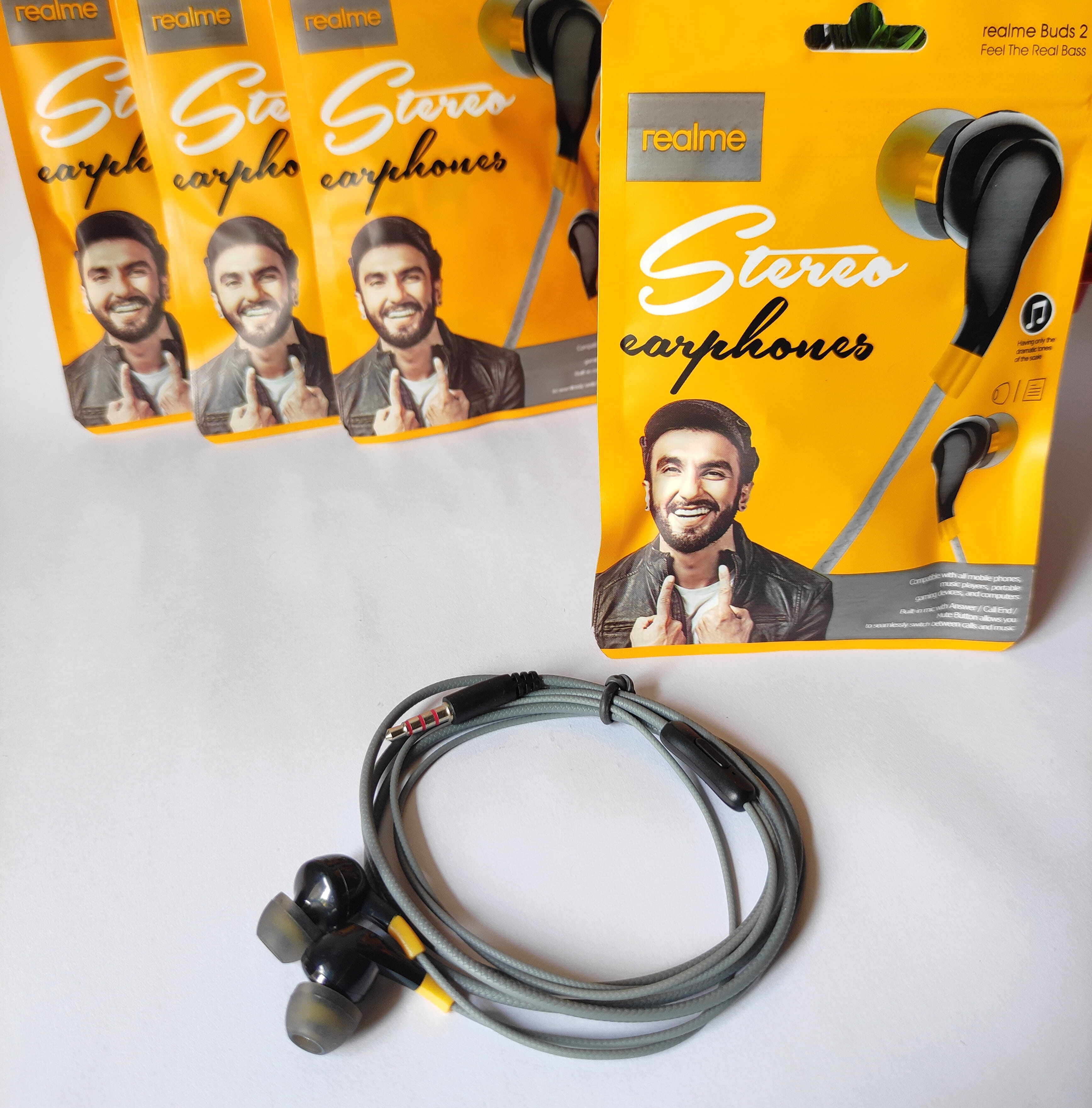 Realme Buds 2 Wired Earphones 3.5mm Plug Super Bass Stereo Earphone With Microphone. 