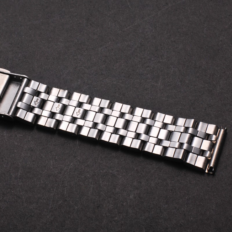 Stainless-Steel Strap Band for Watches and Smart watches  –  Silver - 22mm. 