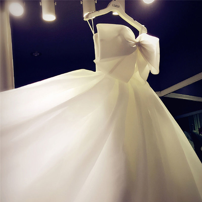 Main Wedding Dress 2024 New Korean Style Bridal off-Shoulder Pregnant Women Slim Fit Slimming Mori Lace V Lead the Land. 