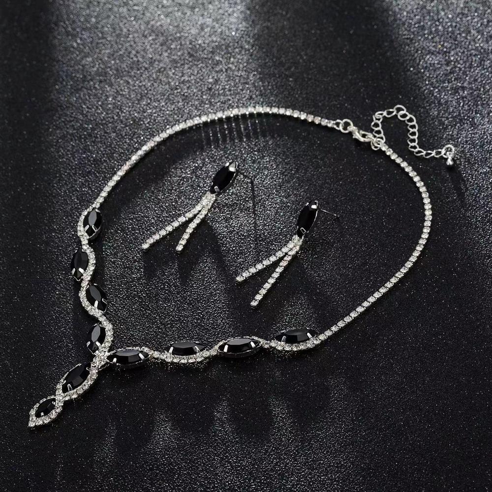 Elegant Bridal jewelry set Charming Jewelry set Wedding necklace Earring set for Party accessory Festival jewelry Bridal wear Evening elegance Gift for ladies. 